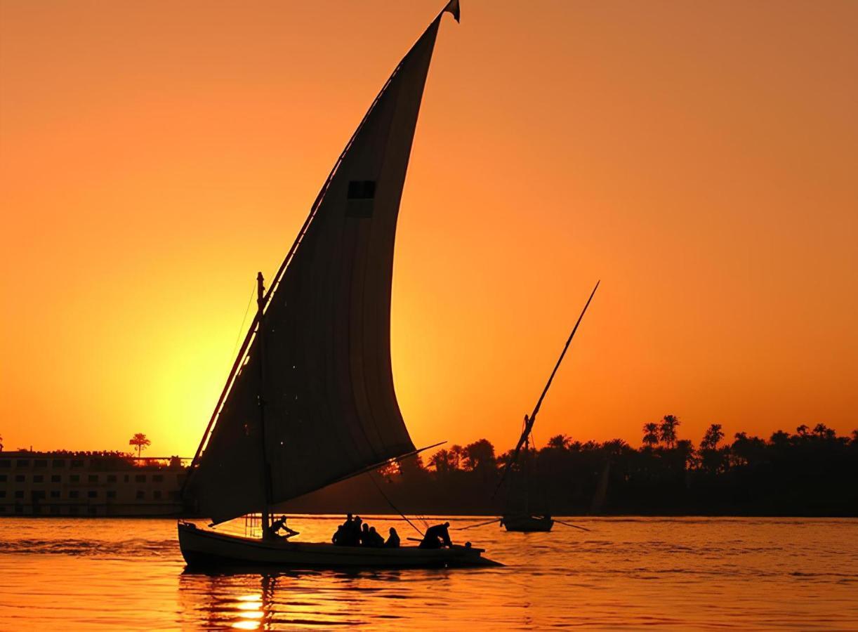Royal Home Luxor Nile View Extérieur photo